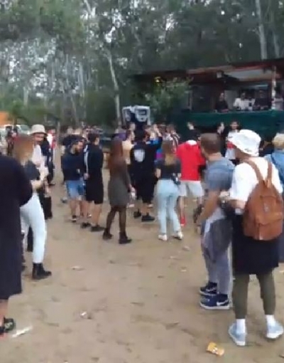 Petrecere fără respectarea regulilor de distanţare, în "satul pescăresc". Organizatorul a fost amendat (VIDEO)