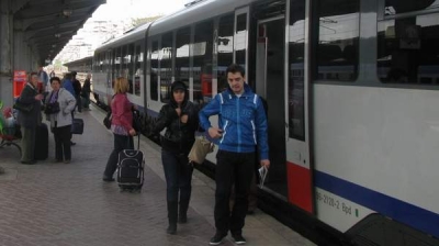Românii, printre cei mai nemulţumiţi dintre cetăţenii UE de gradul de siguranţă personală în trenuri şi în gări