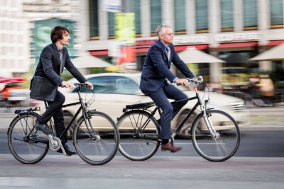 Deplasarea cu bicicleta la locul de muncă scade cu 45% riscul de cancer şi cu 46% pe cel de boli de inimă