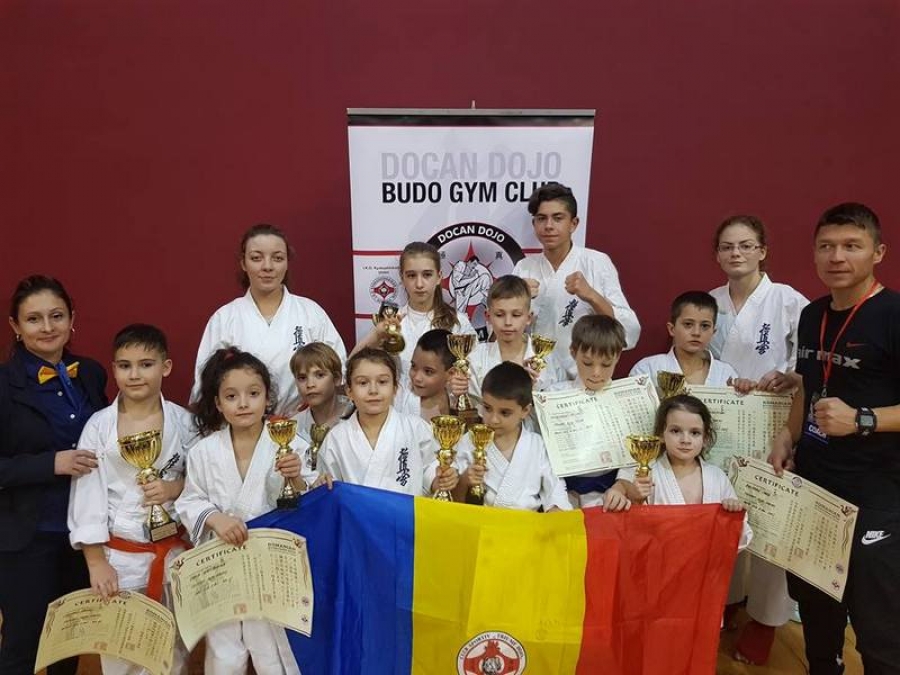 ACS Triumf Dojo Galaţi a cucerit 16 medalii la Bucureşti