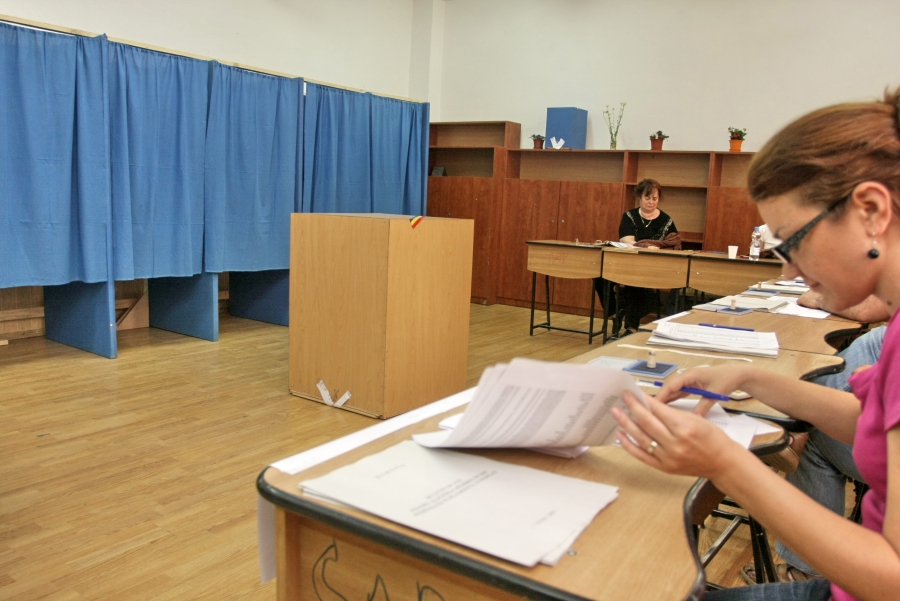 AEP: 18.273.047 de cetăţeni cu drept de vot înscrişi în Registrul electoral