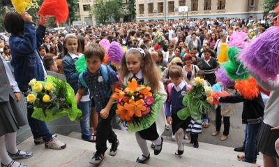 Cursurile noului an şcolar încep luni, 12 septembrie, cu programul ''Şcoala altfel'