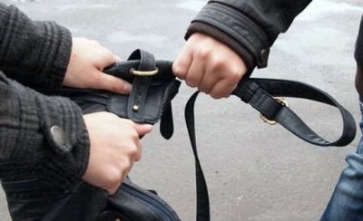 Atacate şi tâlhărite pe stradă. Agresorul, arestat preventiv