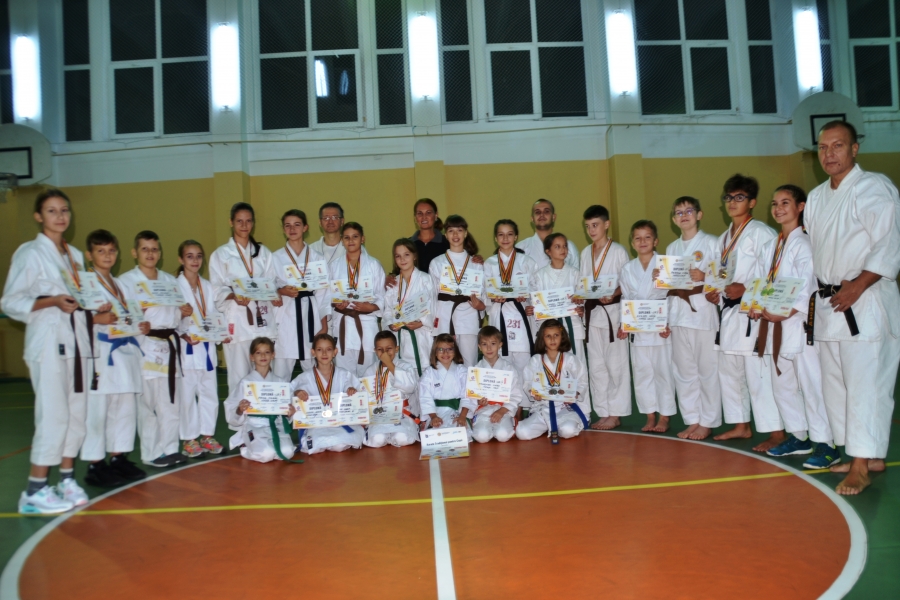 Cei mai mici karateka gălățeni de la Meikyo și CSM s-au întors acasă cu 34 de medalii de la Naţionale