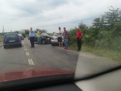 3 copii răniţi într-un accident produs în apropiere de Gărboavele