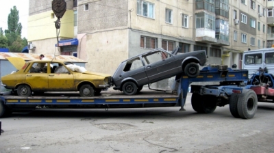 Maşinile abandonate şi nerevendicate în 10 zile vor intra în proprietatea UAT Galaţi