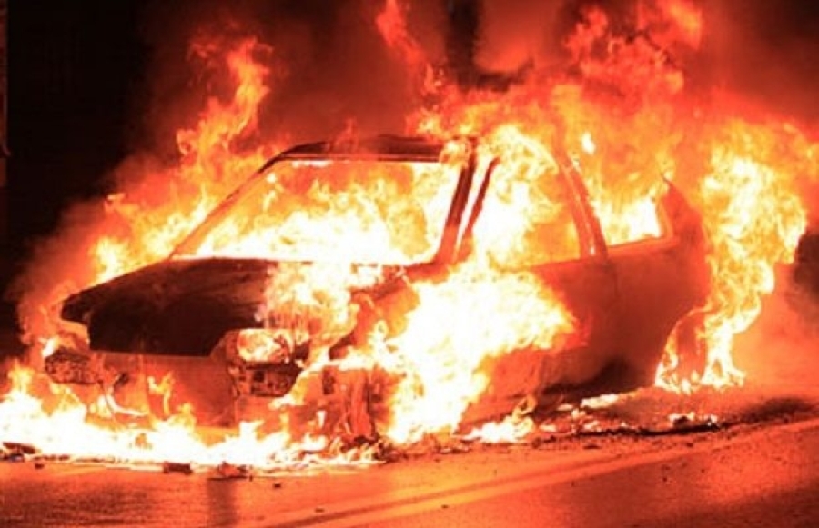 Brăila: Maşină de poliţie arsă 100%, la Tufeşti