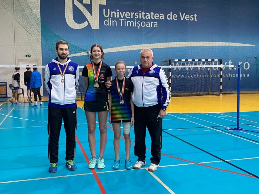 13 medalii gălăţene la Naţionalele de badminton. Irina Daria Gherasim, triplă campioană naţională la Under 13