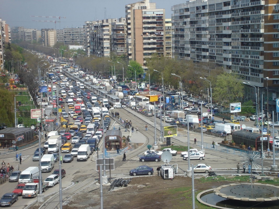 Persoanele care locuiesc lângă drumurile cu trafic intens au un risc mai mare de demenţă