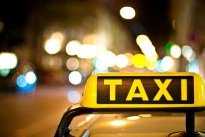Primăria are disponibile 16 autorizaţii de taxi
