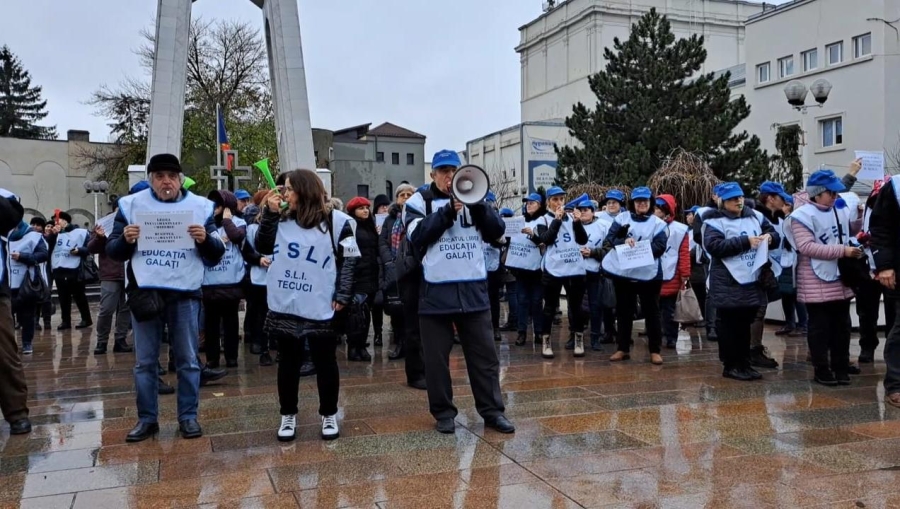 Sindicaliștii din Educație, protest în fața Prefecturii Galați