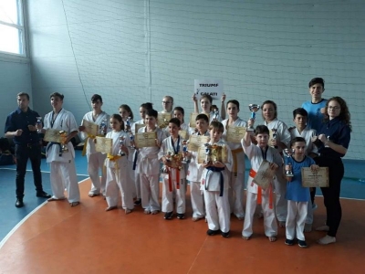 Recoltă bogată de 26 de cupe pentru Triumf Dojo