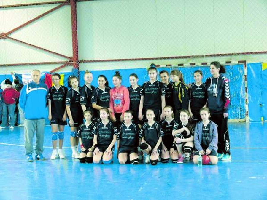 CSS, Handbal Art şi Danubius 2010 vor să ajungă la turneul semifinal