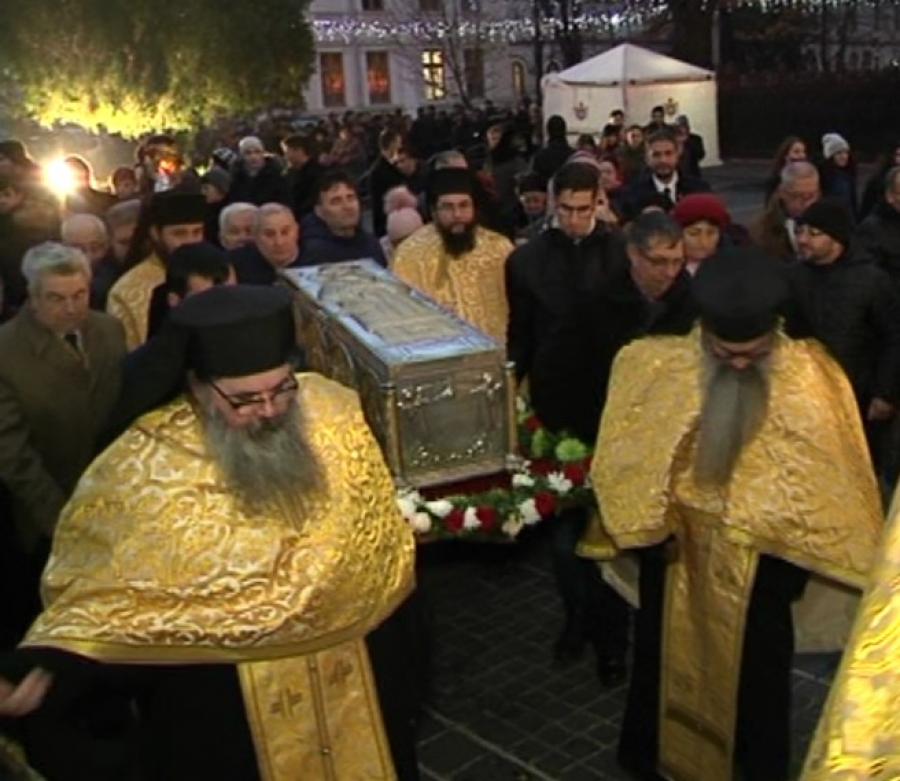 Procesiune impresionantă la Galaţi de aducere a moaştelor Sfântului Ierarh Grigorie Dascălul (FOTO)