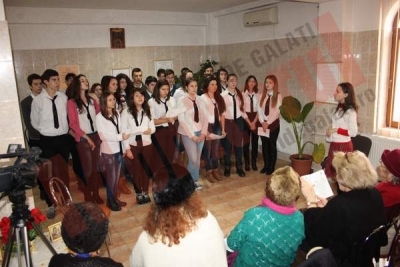 Serbare tradiţională la Centrul ”Speranţe pentru vârsta a III-a”