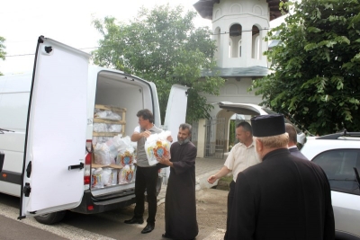 Arhiepiscopia Dunării de Jos a dus ajutoare familiilor afectate de inundaţii din judeţul Galaţi