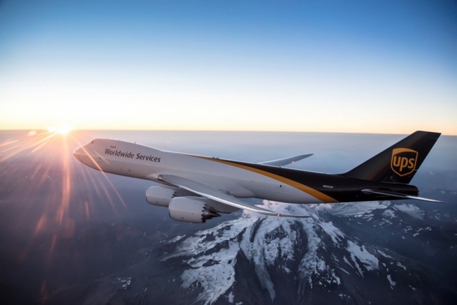 UPS Airlines achiziţionează 14 noi aeronave cargo 747-8 şi comandă încă patru avioane 767