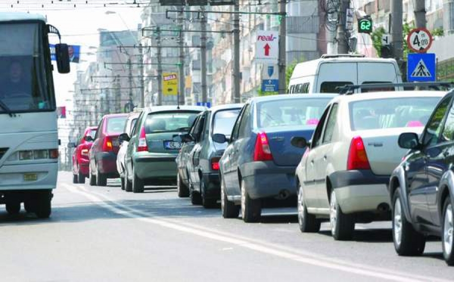 Protestul transportatorilor continuă, Primăria se pregăteşte să prelungească licenţele