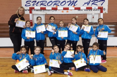 Cele mai mici jucătoare gălăţene de la ACS Olimpic Lucian Bute şi Handbal Art au jucat handbal de plăcere la Festival