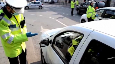 Gălăţeni prinşi în trafic fără permis de conducere şi sub influenţa alcoolului