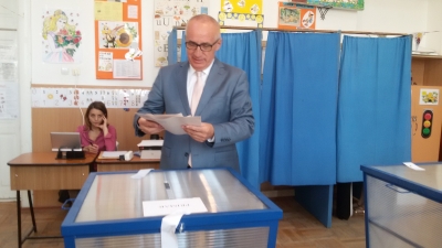 Candidaţii au mers la vot