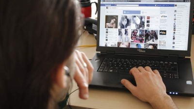 Numărul românilor cu cont de Facebook s-a triplat