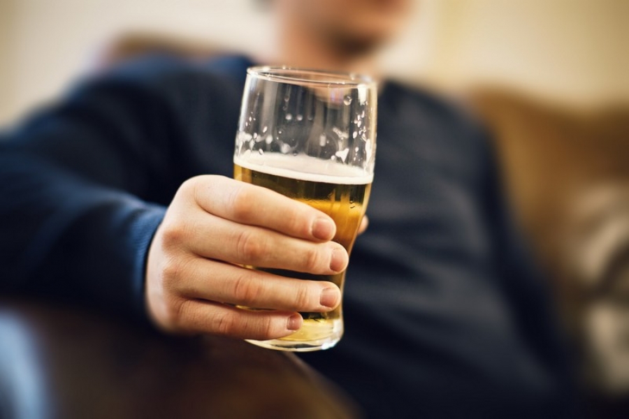 Alcoolul este nociv în orice cantitate, iar bărbaţii români beau cel mai mult