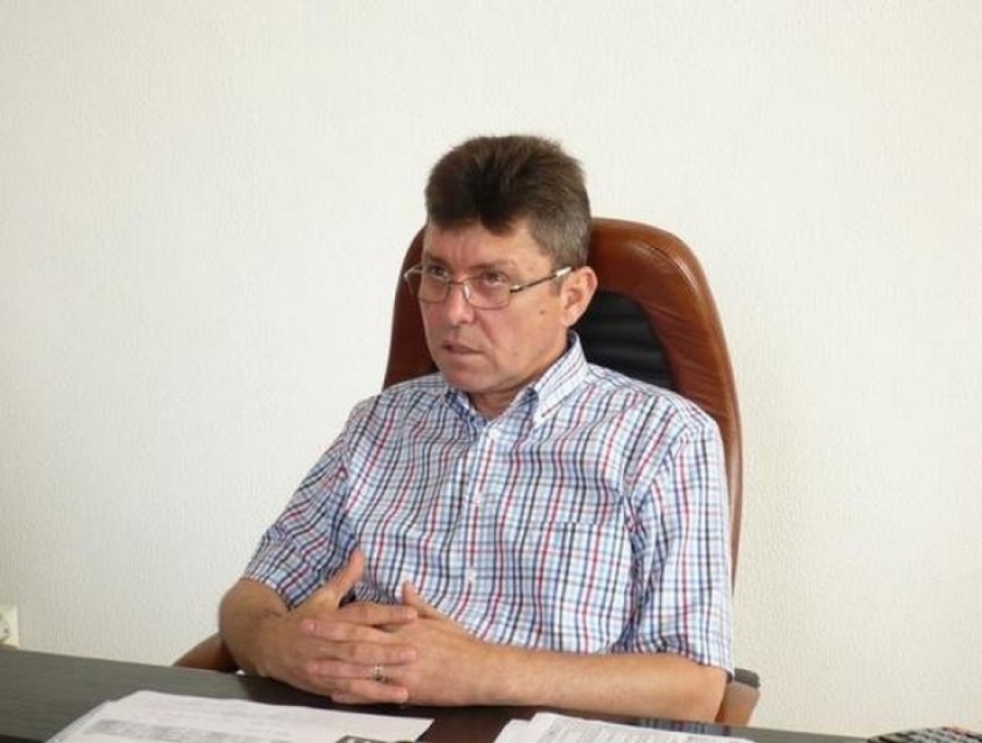 Directorul APDM Galaţi, Luigi Ciubrei, şi la muncă, şi în arest la domiciliu