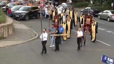 Procesiune cu icoana Maicii Domnului Făcătore de Minuni de la Mănăstirea Adam