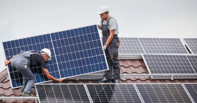 Uzină de asamblare a panourilor fotovoltaice, la Galaţi