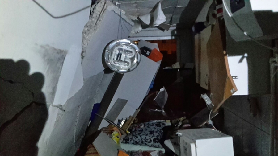 Explozie în Micro 19, o fetiţă şi-a pierdut viaţa, 19 apartamente distruse