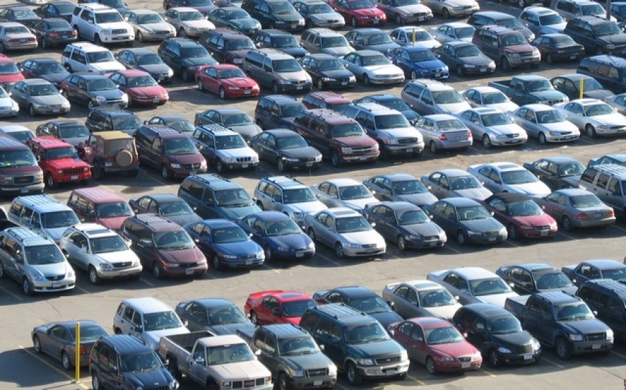 Volumul cifrei de afaceri din comerţul cu autovehicule şi motociclete a crescut
