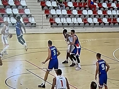 Baschetbaliştii de la CSM Galaţi au pierdut cu Dinamo în overtime