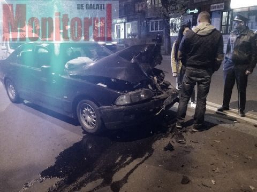 Accident în centrul Galaţiului cu trei autoturisme avariate