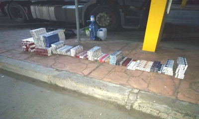 A încercat să se furişeze în ţară cu peste 17.000 de ţigări de contrabandă