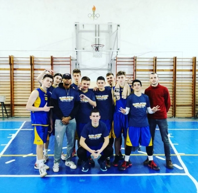 Juniorii Under 16 de la Phoenix LPS conduc grupa semifinală