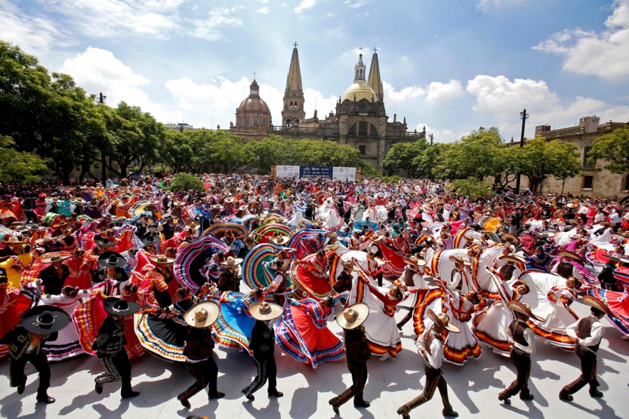 Mexic: Record mondial de participare la un dans folcloric, înregistrat în Guadalajara