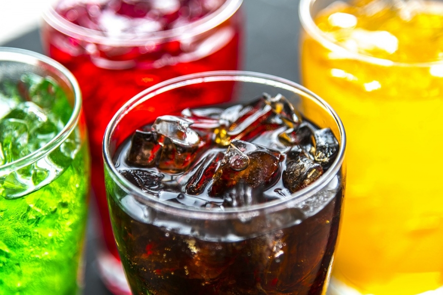 Consumul regulat de băuturi dulci, asociat cu o creştere a riscului de cancer