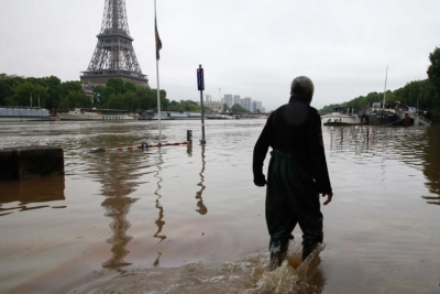 Schimbările climaterice vor provoca mai multe inundaţii şi perioade de secetă în Europa