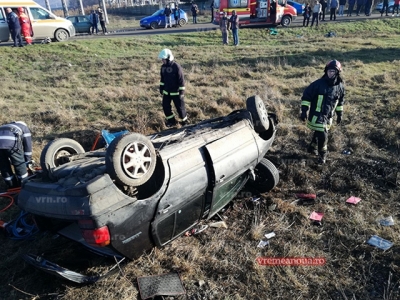 BREAKING NEWS: Trenul Iaşi - Galaţi a lovit în plin un autoturism