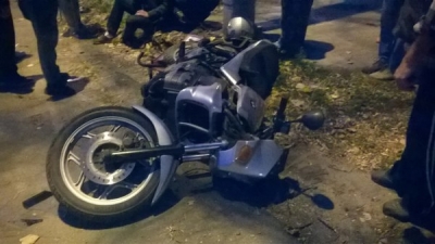 Motociclist spulberat de o maşină