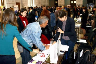 Azi, bursă a locurilor de muncă