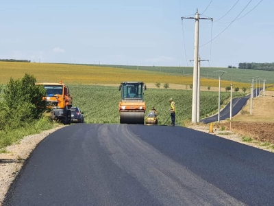 Începe MAREA ASFALTARE a drumurilor din judeţul Galaţi