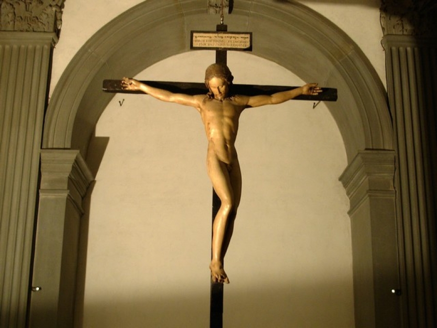 Crucifix din lemn sculptat de Michelangelo la vârsta de 18 ani