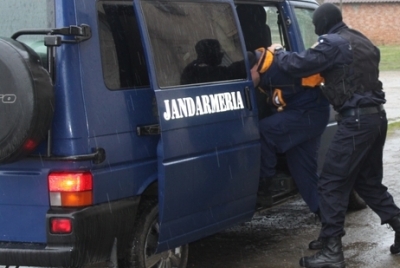 Scandal aplanat de jandarmi în Micro 40