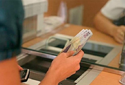 Persoanele fizice şi juridice îşi pot achita taxele şi impozitele locale în patru centre