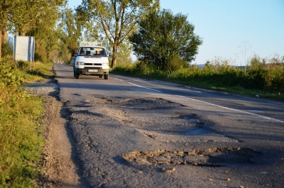 România are cele mai proaste drumuri din UE, deşi cheltuieşte sume uriaşe