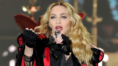 Madonna anulează mai multe concerte la recomandarea medicilor