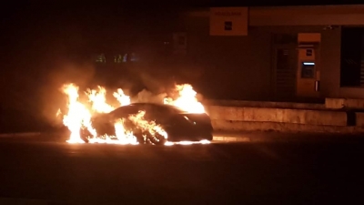 Un bolid de lux a ars ca o torță pe strada Brăilei