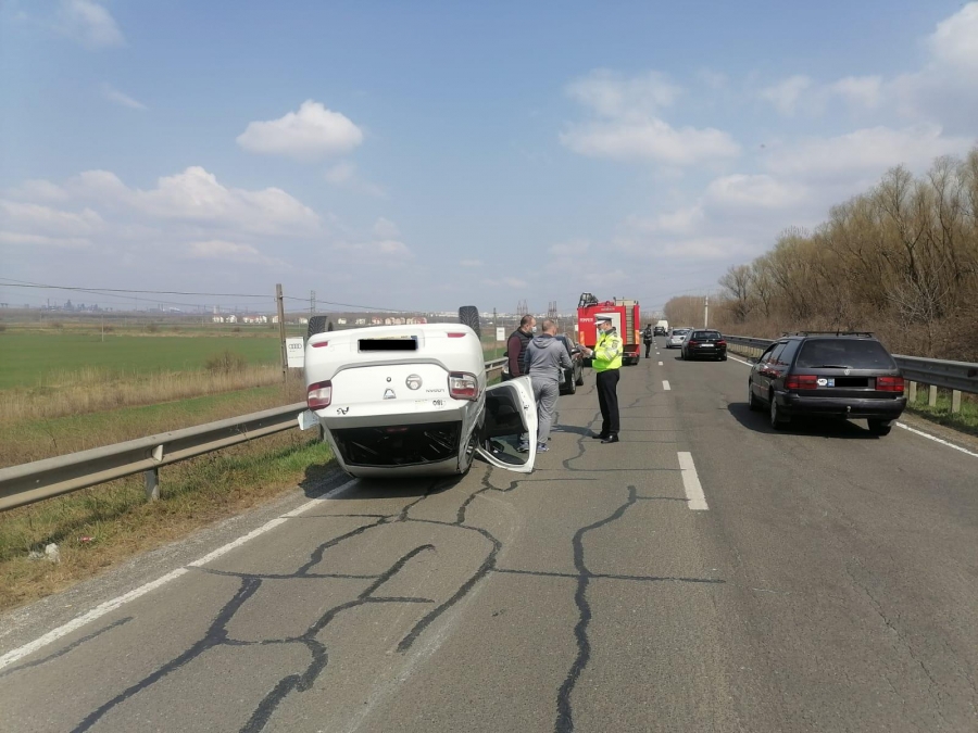 Accident cu 3 maşini, pe şoseaua dig Brăila-Galaţi
